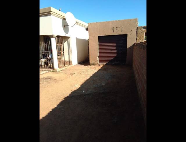 3 BEDROOM HOUSE FOR SALE IN DRIEZIEK